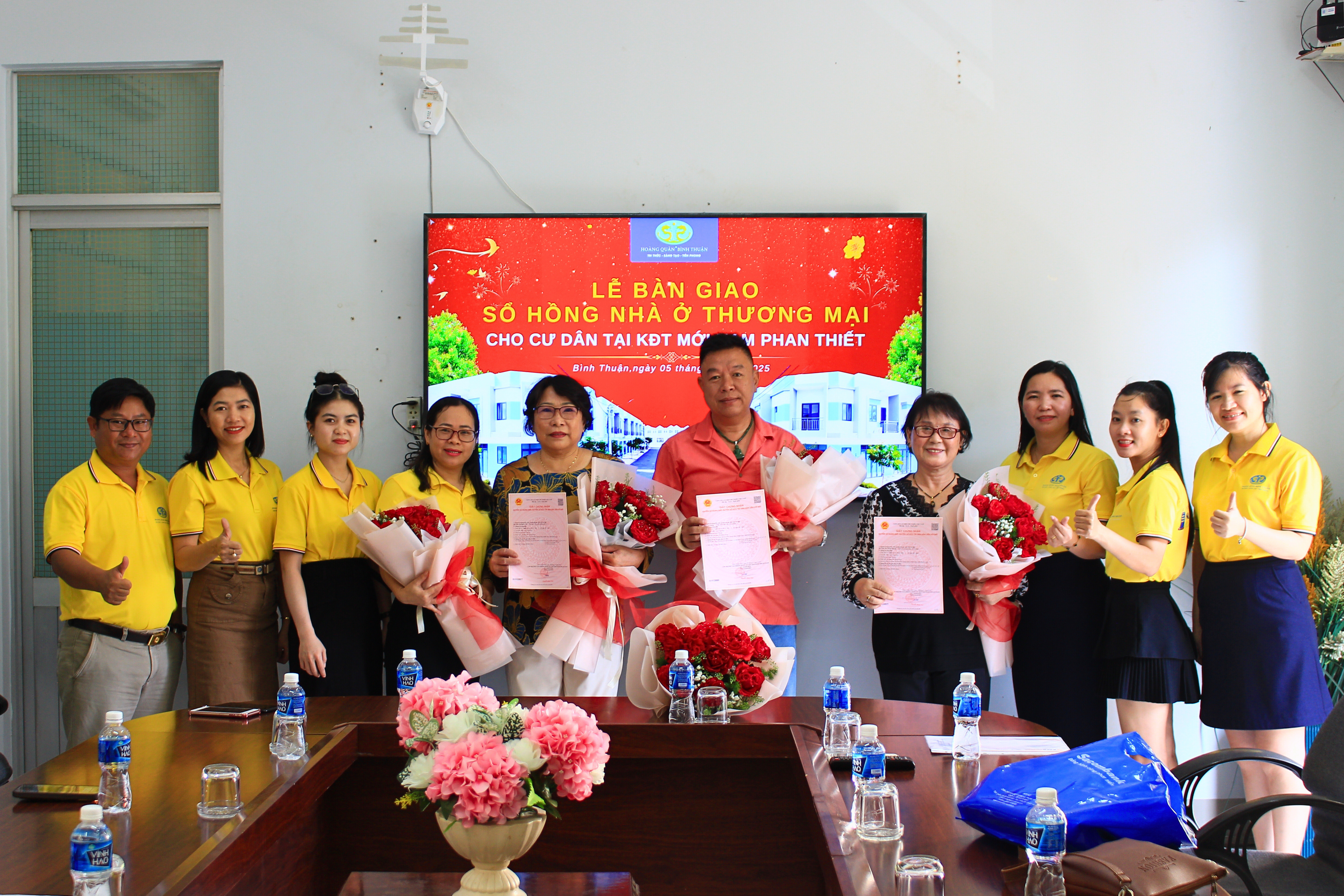 Công ty Cổ Phần Địa ốc Hoàng Quân Bình Thuận tổ chức Lễ trao sổ hồng thương mại Dự án Nhà ở xã hội KCN Hàm Kiệm 1